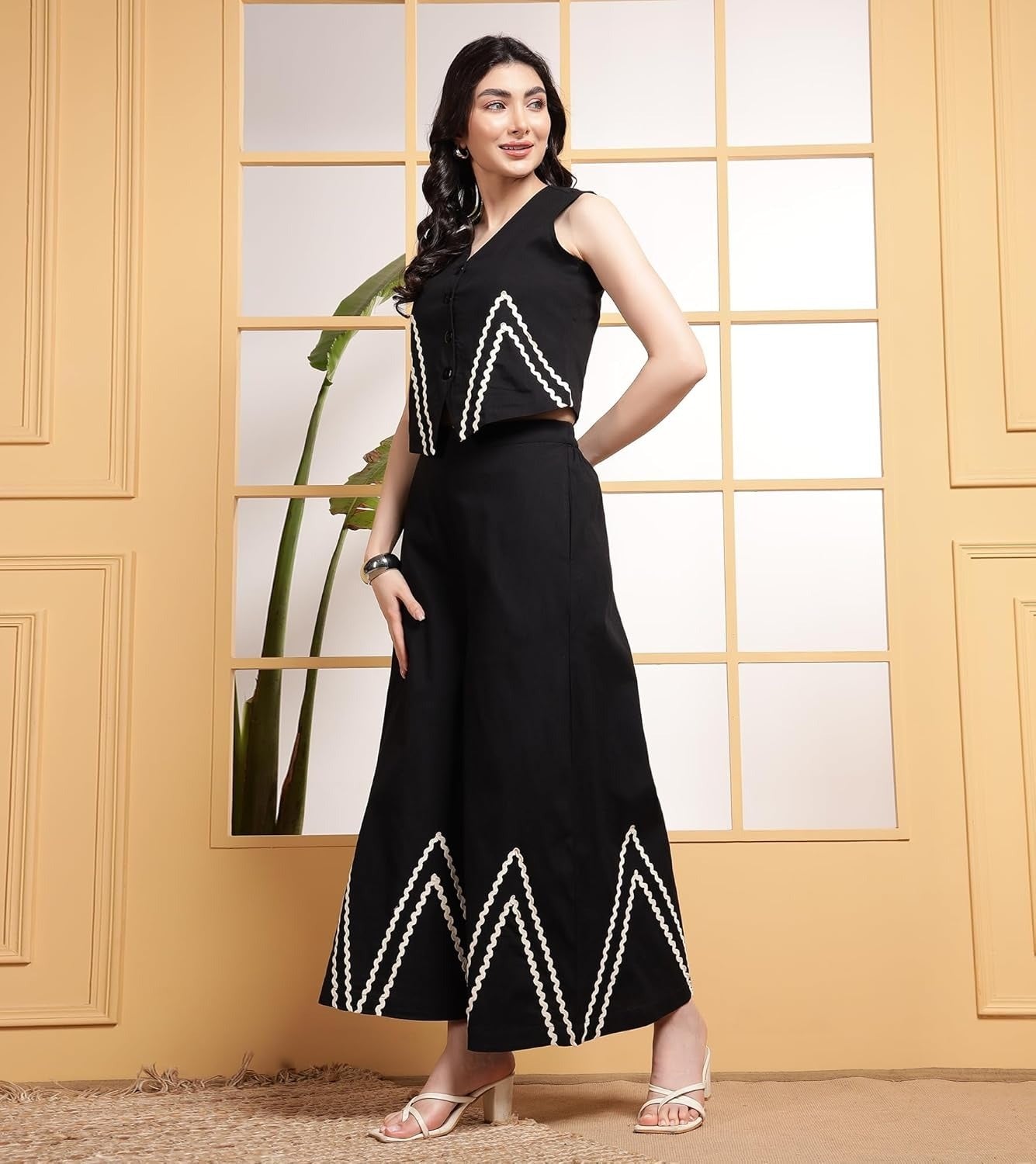 Trending girlish sleevless  co-ord set