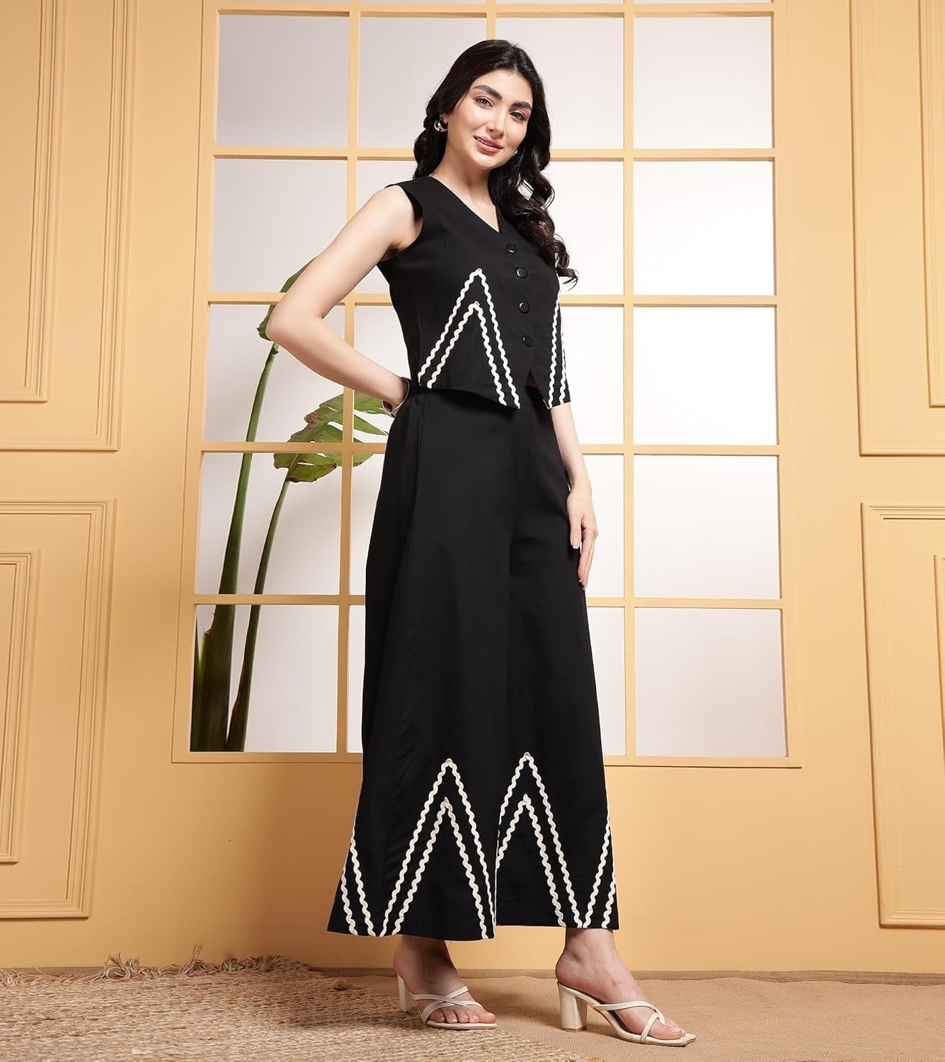 Trending girlish sleevless  co-ord set